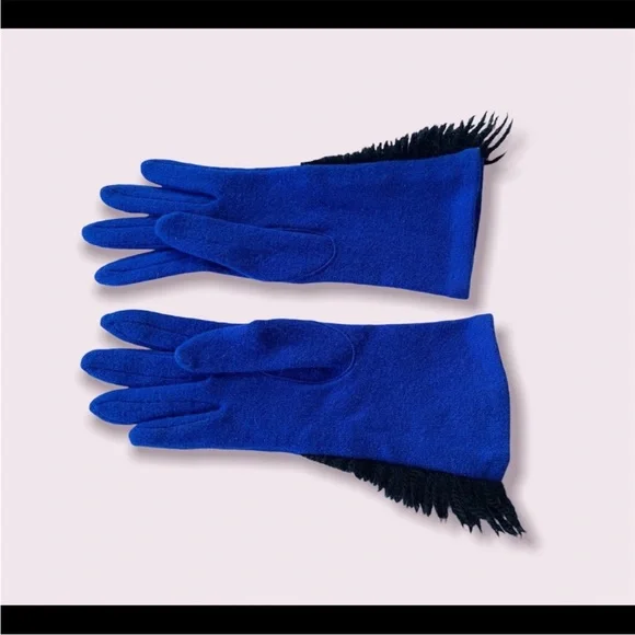 Retro Designer Wool Gloves - Picture 6 of 9